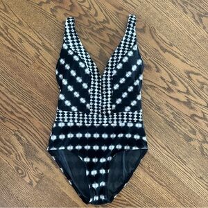 NWT Size 4 Sea Level from Australia Black and White One-Piece Swimsuit